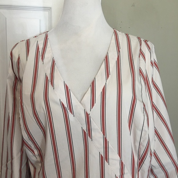 Lane Bryant Cream Wrap Blouse with V-Neck and Fitted Style - Picture 3 of 11